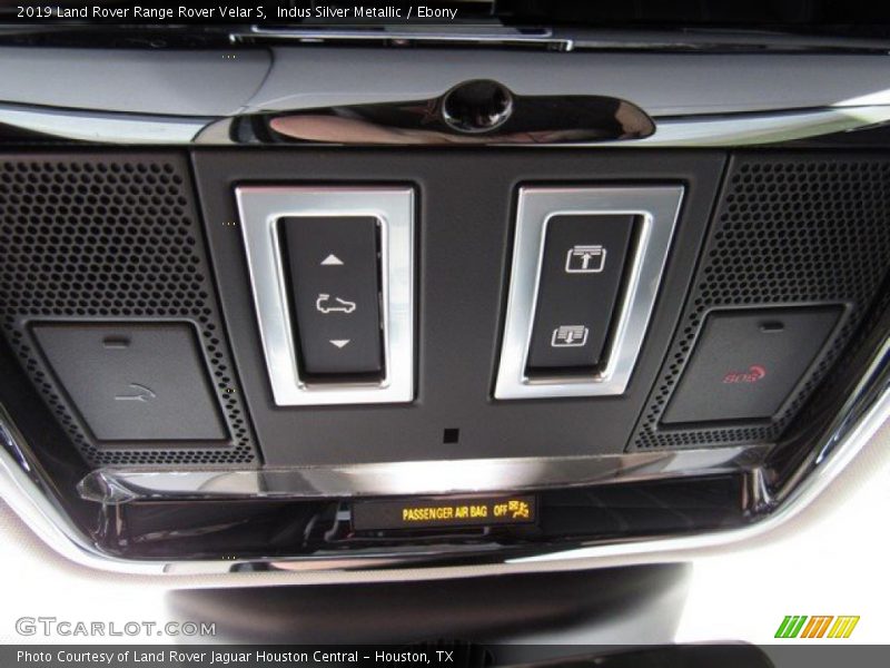 Indus Silver Metallic / Ebony 2019 Land Rover Range Rover Velar S