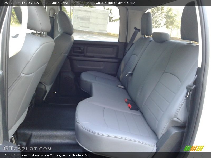 Bright White / Black/Diesel Gray 2019 Ram 1500 Classic Tradesman Crew Cab 4x4