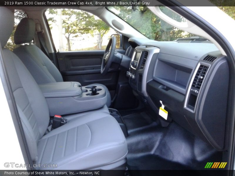 Bright White / Black/Diesel Gray 2019 Ram 1500 Classic Tradesman Crew Cab 4x4