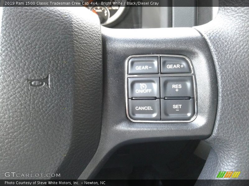 Bright White / Black/Diesel Gray 2019 Ram 1500 Classic Tradesman Crew Cab 4x4