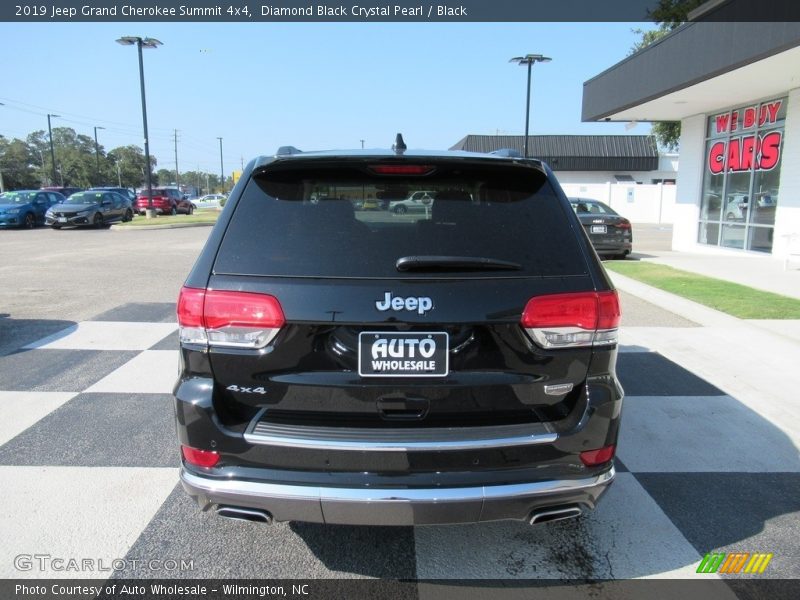 Diamond Black Crystal Pearl / Black 2019 Jeep Grand Cherokee Summit 4x4