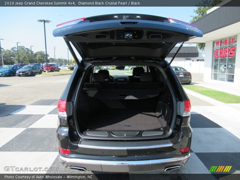 Diamond Black Crystal Pearl / Black 2019 Jeep Grand Cherokee Summit 4x4