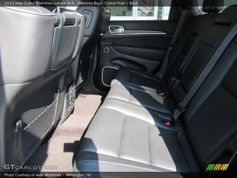 Diamond Black Crystal Pearl / Black 2019 Jeep Grand Cherokee Summit 4x4