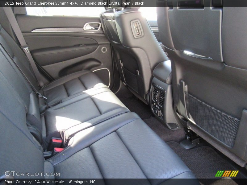 Diamond Black Crystal Pearl / Black 2019 Jeep Grand Cherokee Summit 4x4