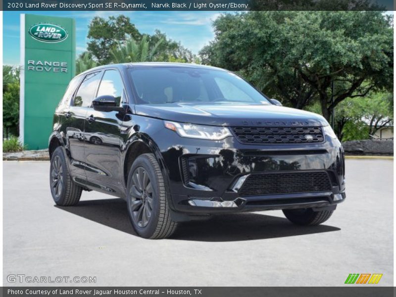 Front 3/4 View of 2020 Discovery Sport SE R-Dynamic