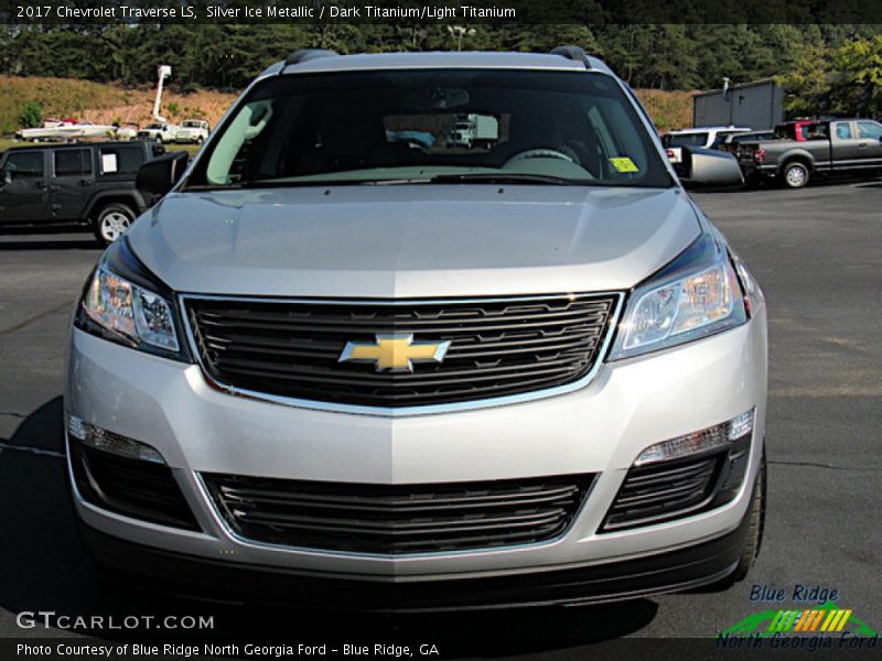 Silver Ice Metallic / Dark Titanium/Light Titanium 2017 Chevrolet Traverse LS