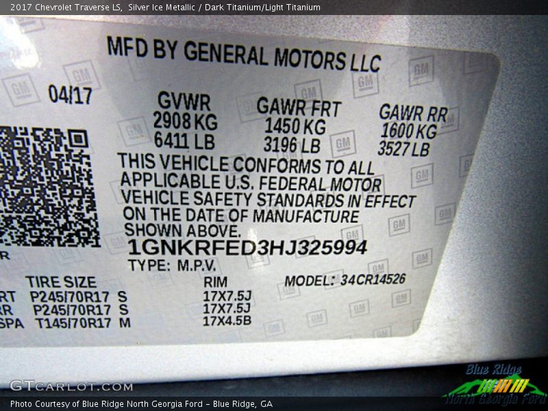 Silver Ice Metallic / Dark Titanium/Light Titanium 2017 Chevrolet Traverse LS