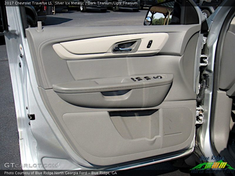 Silver Ice Metallic / Dark Titanium/Light Titanium 2017 Chevrolet Traverse LS