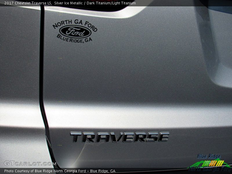 Silver Ice Metallic / Dark Titanium/Light Titanium 2017 Chevrolet Traverse LS
