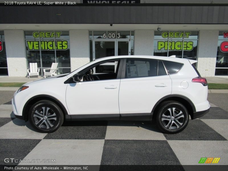 Super White / Black 2018 Toyota RAV4 LE