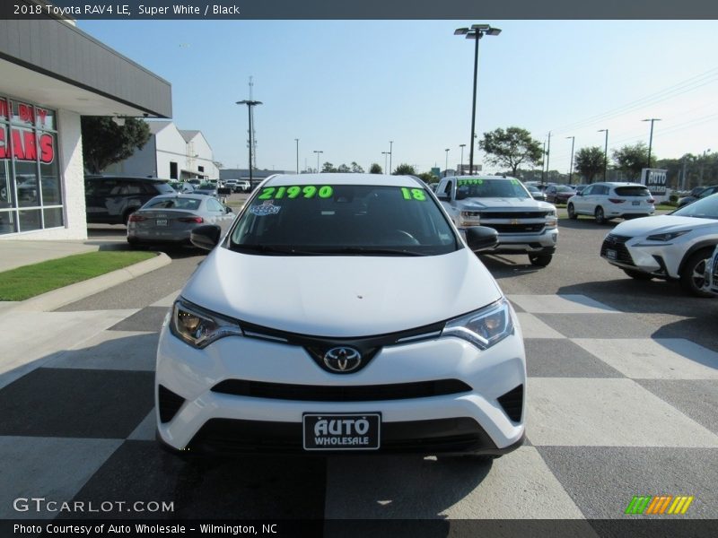 Super White / Black 2018 Toyota RAV4 LE