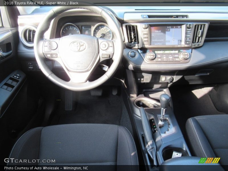 Super White / Black 2018 Toyota RAV4 XLE