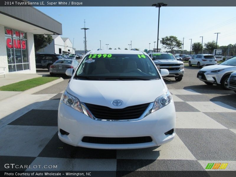 Super White / Bisque 2014 Toyota Sienna LE