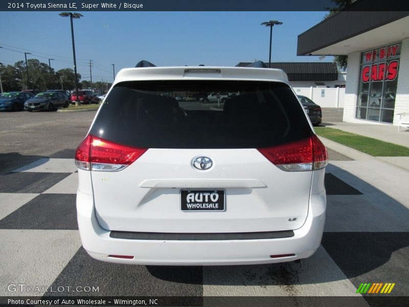 Super White / Bisque 2014 Toyota Sienna LE