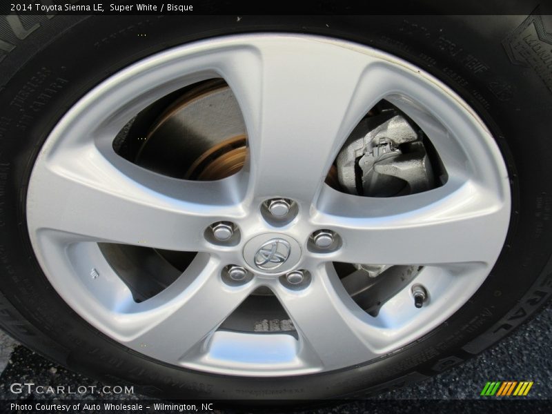 Super White / Bisque 2014 Toyota Sienna LE