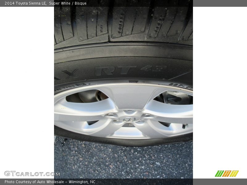 Super White / Bisque 2014 Toyota Sienna LE