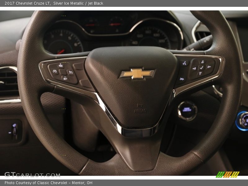Silver Ice Metallic / Jet Black 2017 Chevrolet Cruze LT