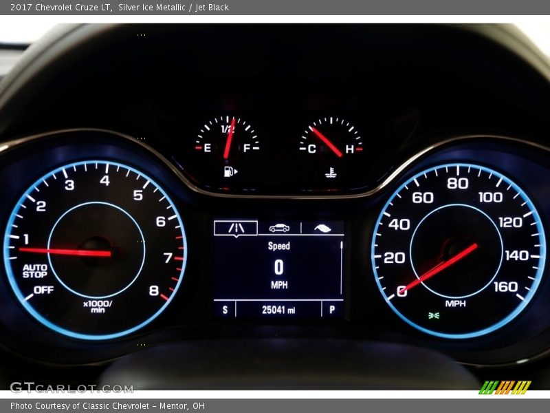 Silver Ice Metallic / Jet Black 2017 Chevrolet Cruze LT