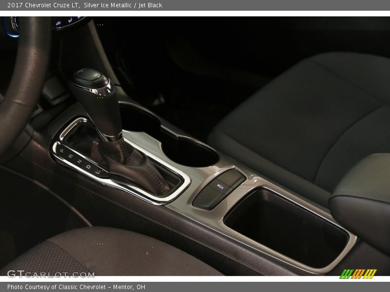 Silver Ice Metallic / Jet Black 2017 Chevrolet Cruze LT