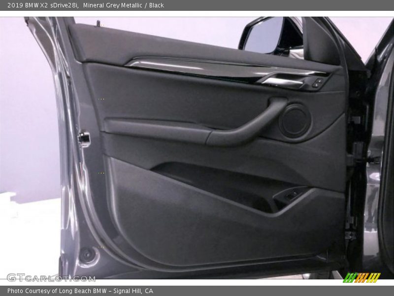 Mineral Grey Metallic / Black 2019 BMW X2 sDrive28i