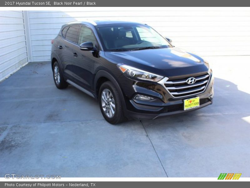 Black Noir Pearl / Black 2017 Hyundai Tucson SE