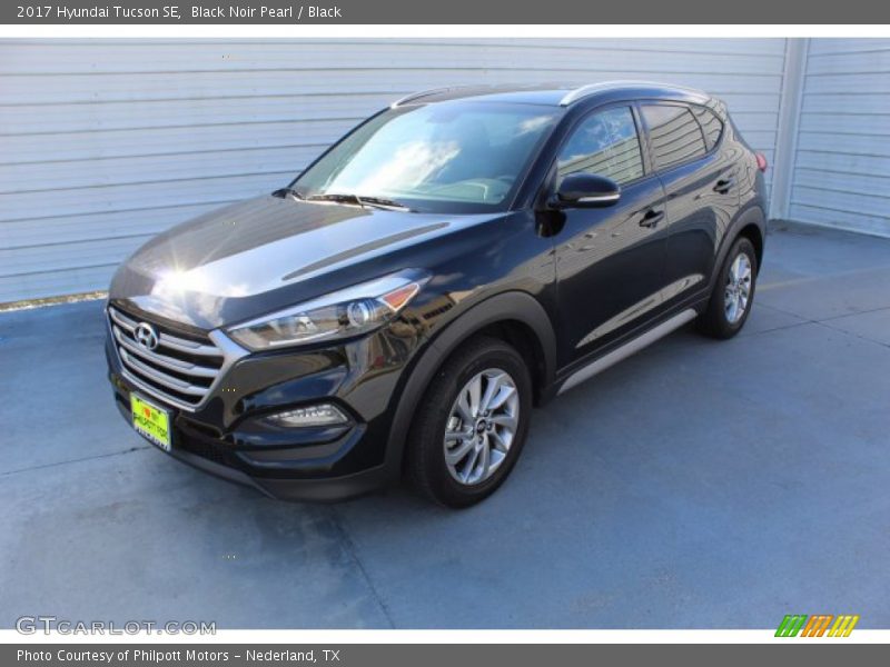 Black Noir Pearl / Black 2017 Hyundai Tucson SE