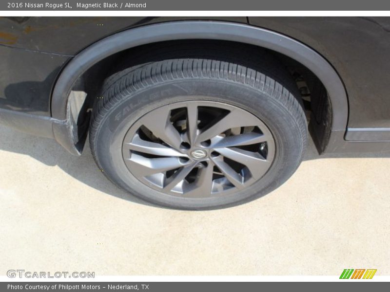 Magnetic Black / Almond 2016 Nissan Rogue SL