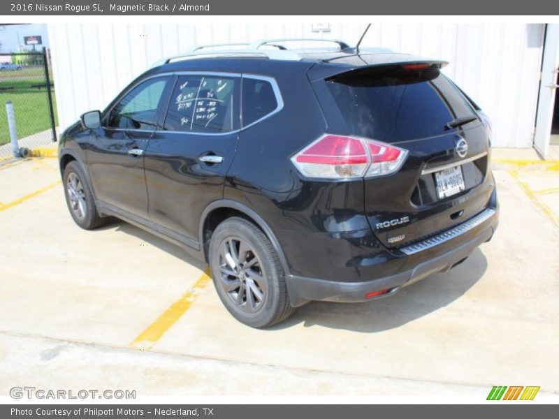 Magnetic Black / Almond 2016 Nissan Rogue SL