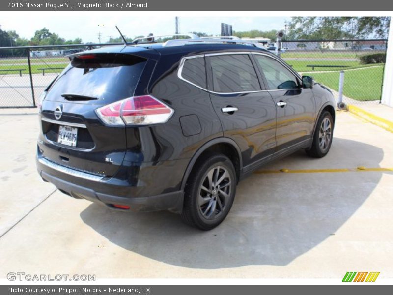 Magnetic Black / Almond 2016 Nissan Rogue SL