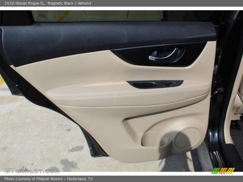 Magnetic Black / Almond 2016 Nissan Rogue SL