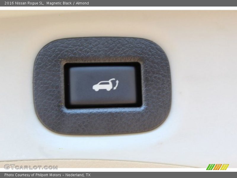 Magnetic Black / Almond 2016 Nissan Rogue SL