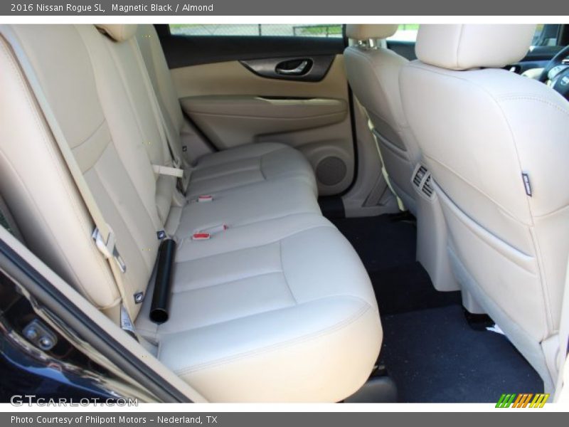 Magnetic Black / Almond 2016 Nissan Rogue SL