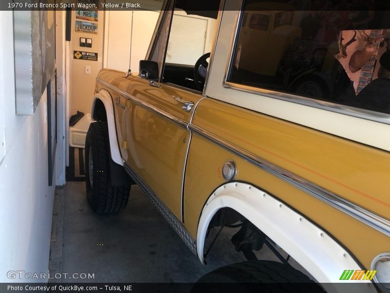 Yellow / Black 1970 Ford Bronco Sport Wagon
