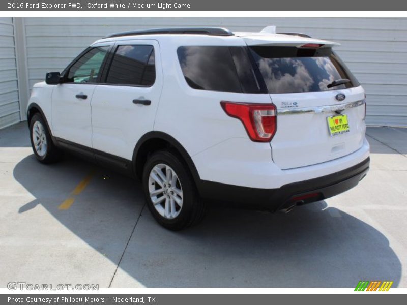 Oxford White / Medium Light Camel 2016 Ford Explorer FWD