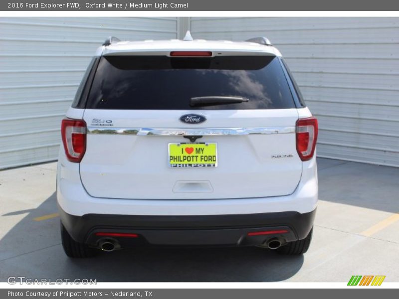 Oxford White / Medium Light Camel 2016 Ford Explorer FWD