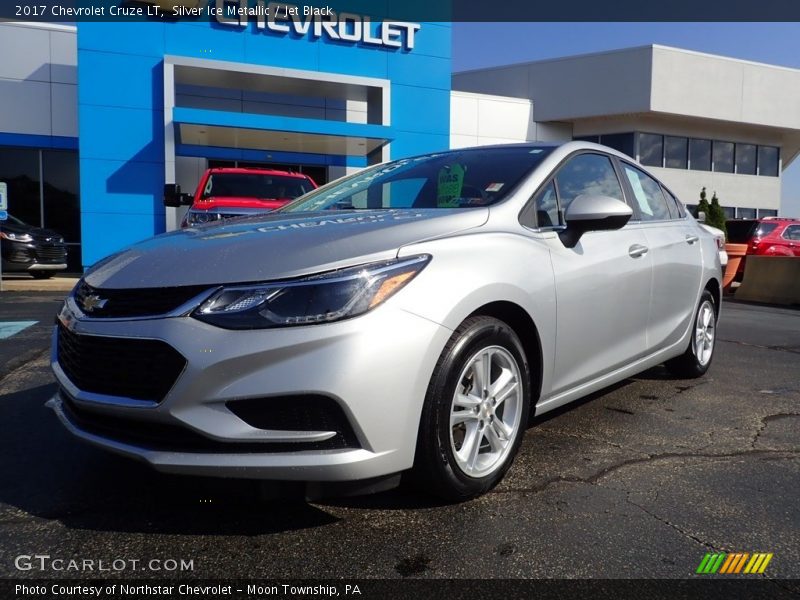 Silver Ice Metallic / Jet Black 2017 Chevrolet Cruze LT