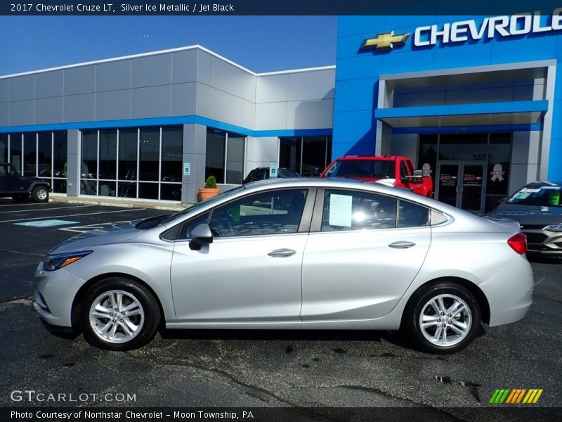 Silver Ice Metallic / Jet Black 2017 Chevrolet Cruze LT