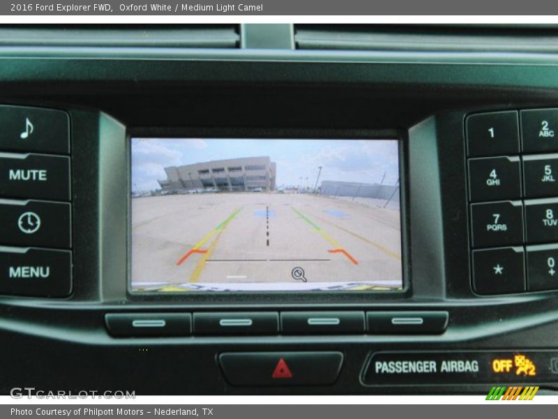 Oxford White / Medium Light Camel 2016 Ford Explorer FWD