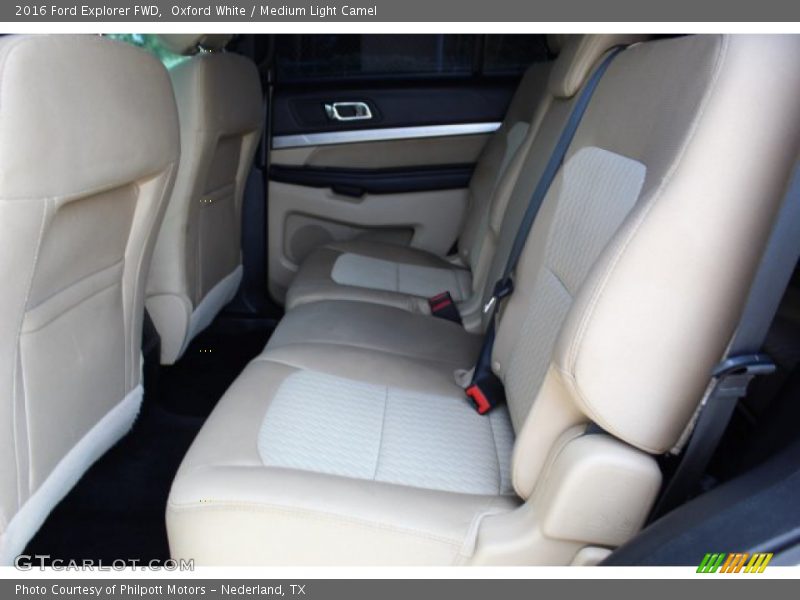 Oxford White / Medium Light Camel 2016 Ford Explorer FWD