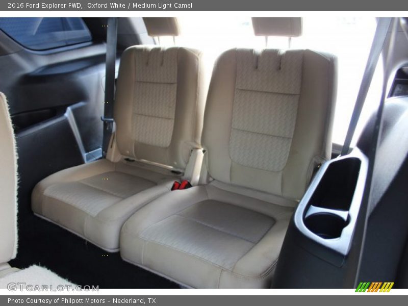 Oxford White / Medium Light Camel 2016 Ford Explorer FWD