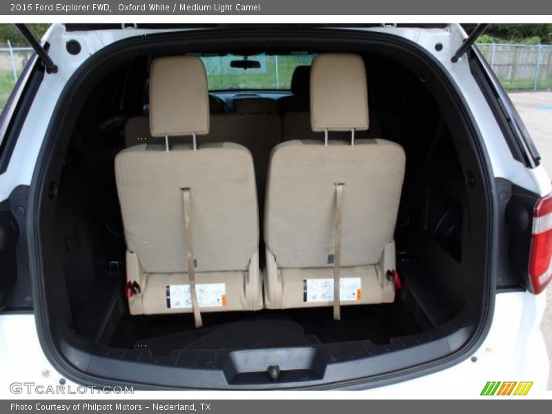 Oxford White / Medium Light Camel 2016 Ford Explorer FWD