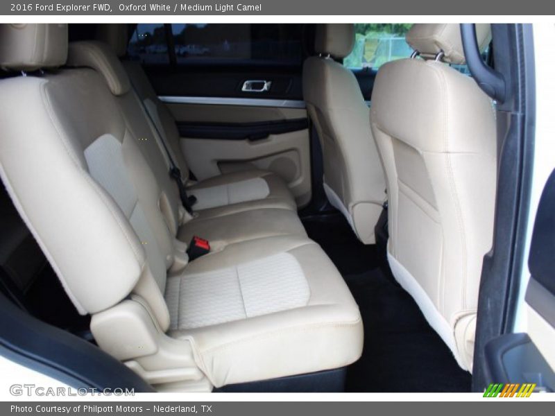 Oxford White / Medium Light Camel 2016 Ford Explorer FWD