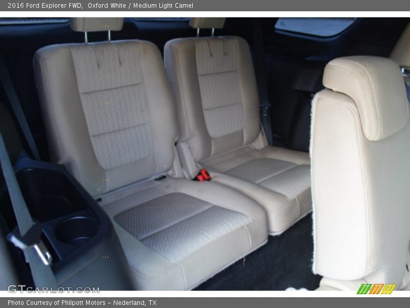 Oxford White / Medium Light Camel 2016 Ford Explorer FWD