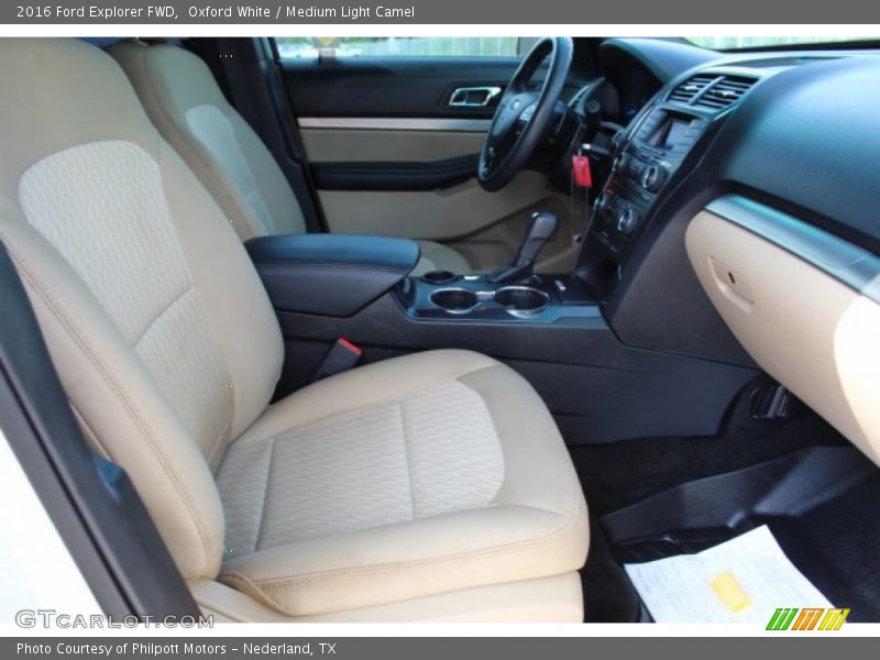 Oxford White / Medium Light Camel 2016 Ford Explorer FWD