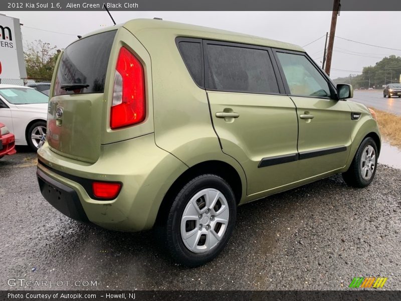 Alien Green / Black Cloth 2012 Kia Soul 1.6