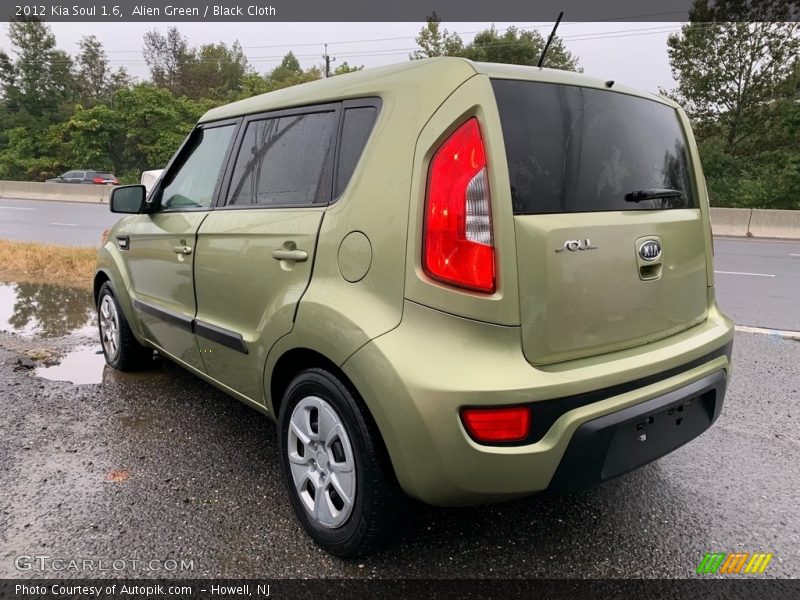 Alien Green / Black Cloth 2012 Kia Soul 1.6