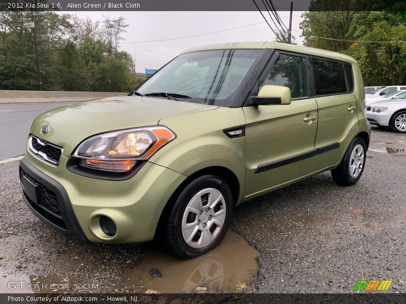 Alien Green / Black Cloth 2012 Kia Soul 1.6