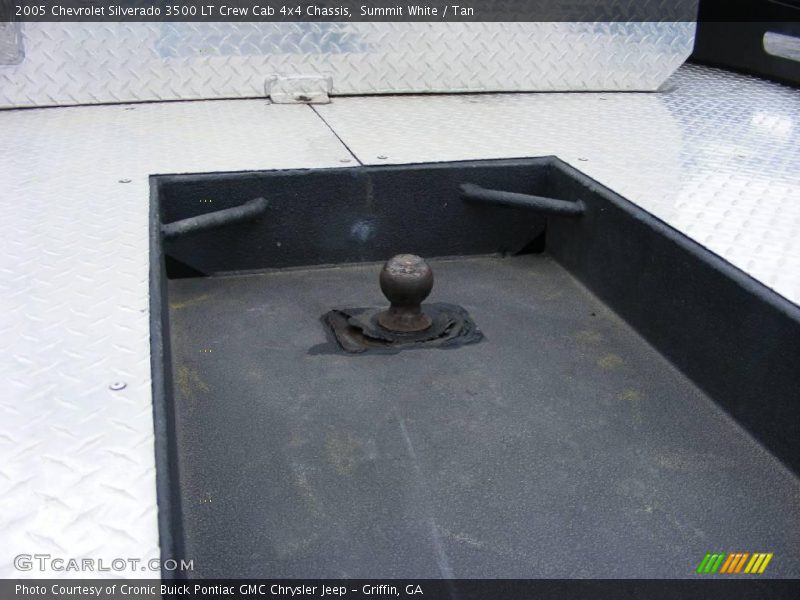 Summit White / Tan 2005 Chevrolet Silverado 3500 LT Crew Cab 4x4 Chassis
