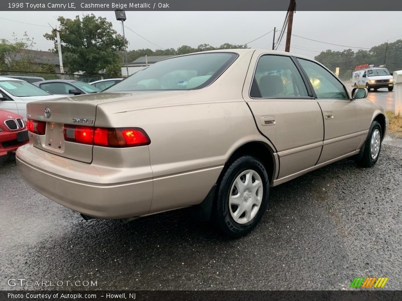 Cashmere Beige Metallic / Oak 1998 Toyota Camry LE