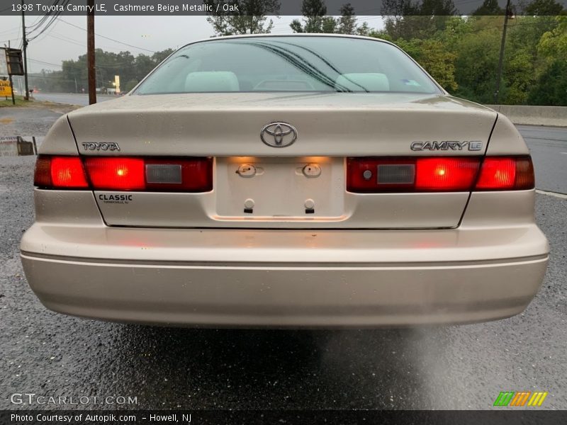 Cashmere Beige Metallic / Oak 1998 Toyota Camry LE